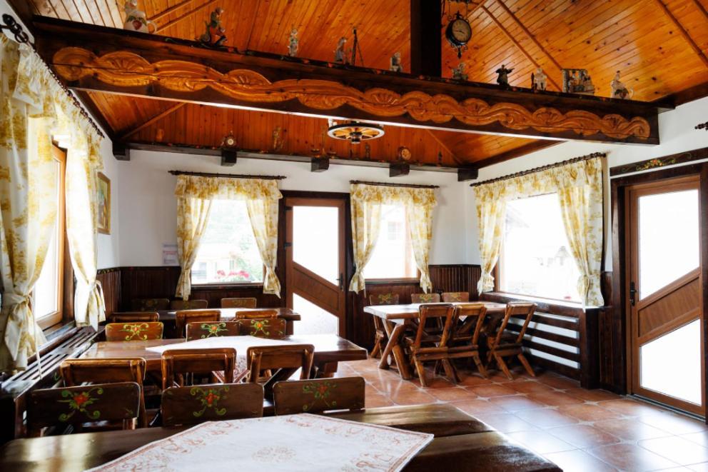 La Coltul Castelului Bran Boutique Hotel Buitenkant foto
