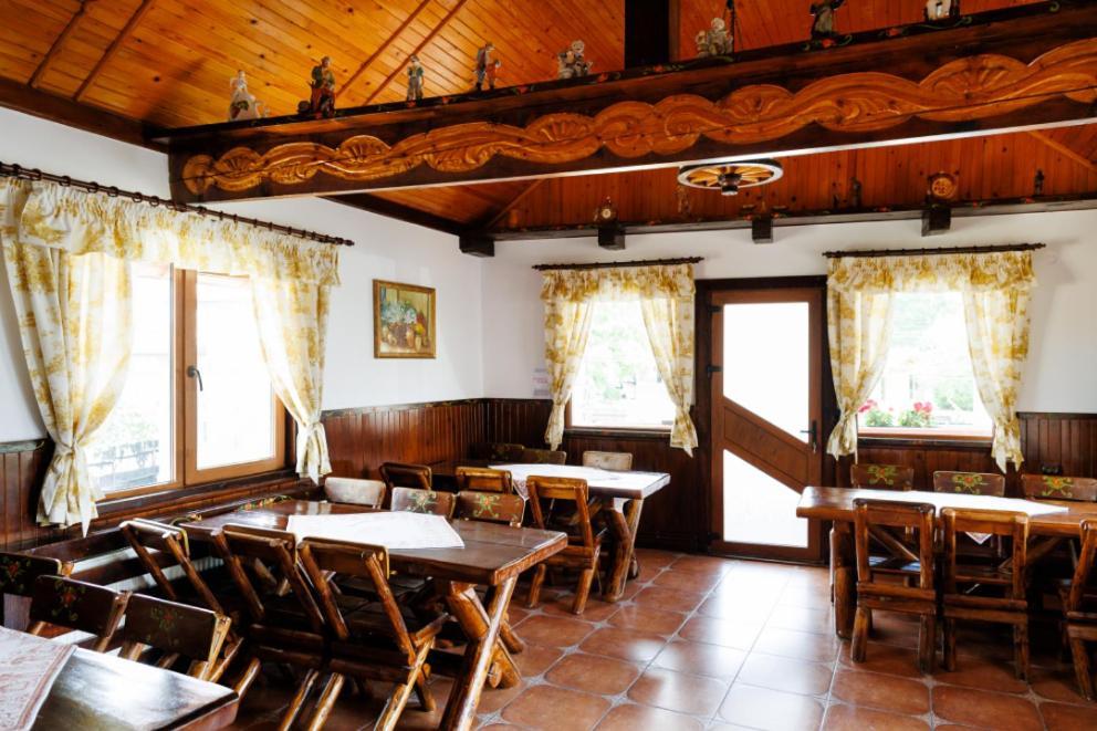 La Coltul Castelului Bran Boutique Hotel Buitenkant foto