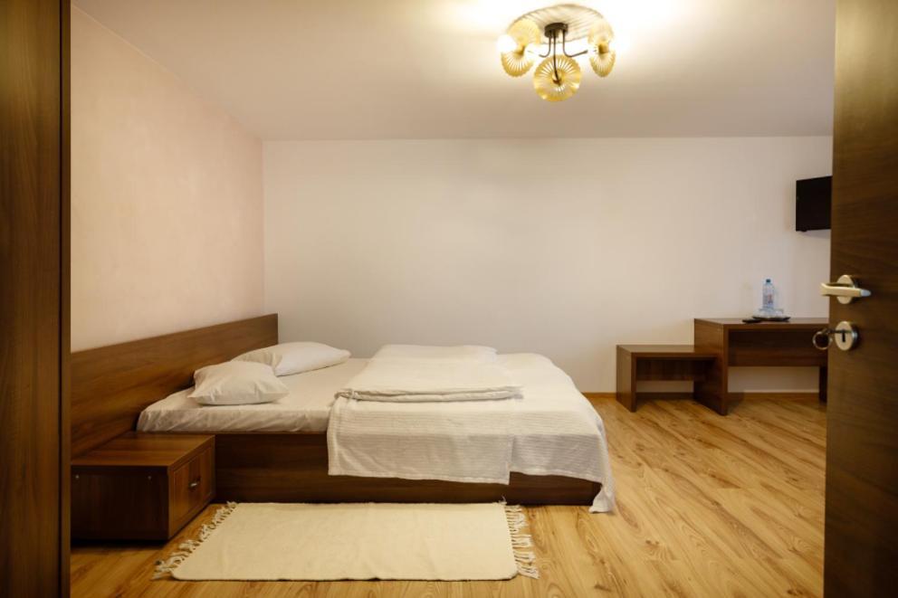 La Coltul Castelului Bran Boutique Hotel Buitenkant foto