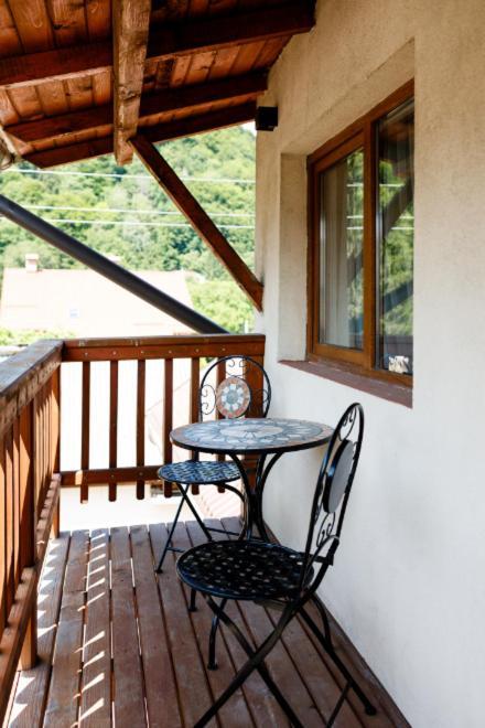 La Coltul Castelului Bran Boutique Hotel Buitenkant foto