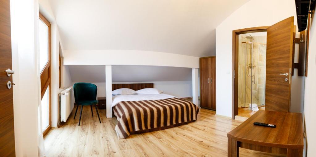 La Coltul Castelului Bran Boutique Hotel Buitenkant foto