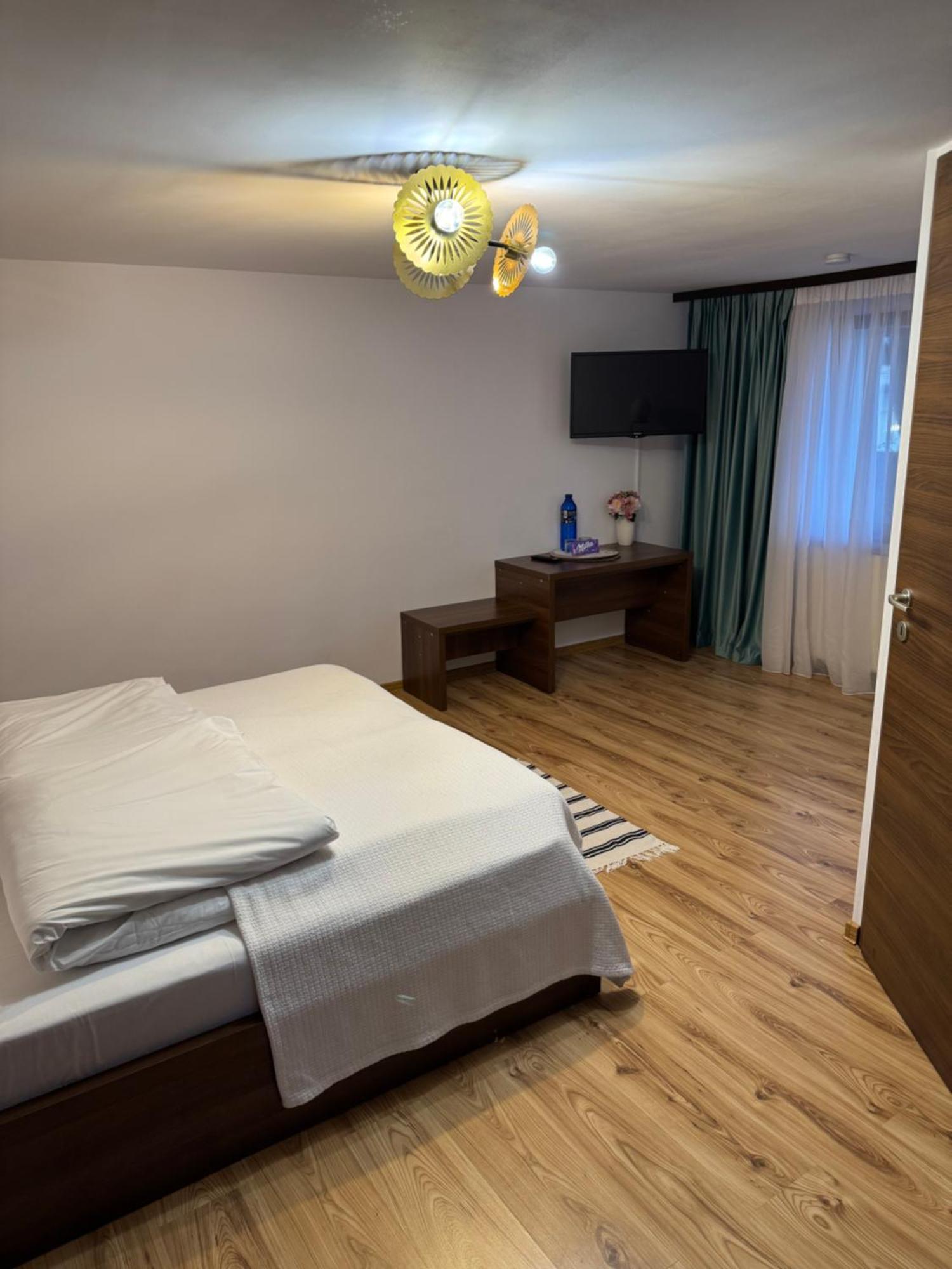 La Coltul Castelului Bran Boutique Hotel Buitenkant foto