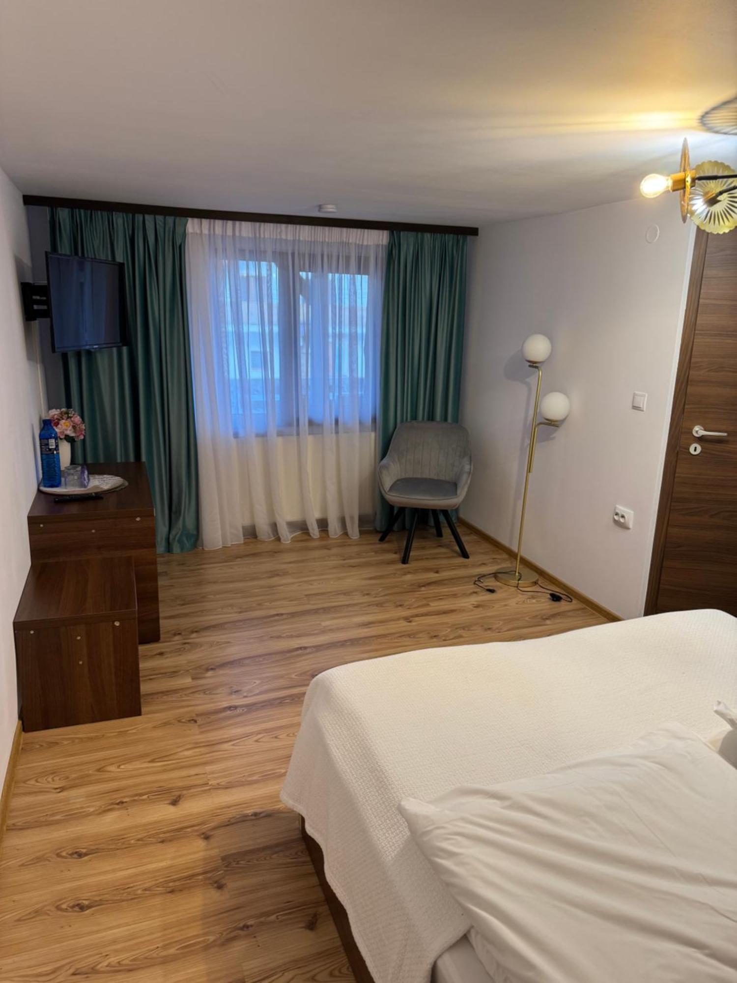 La Coltul Castelului Bran Boutique Hotel Buitenkant foto