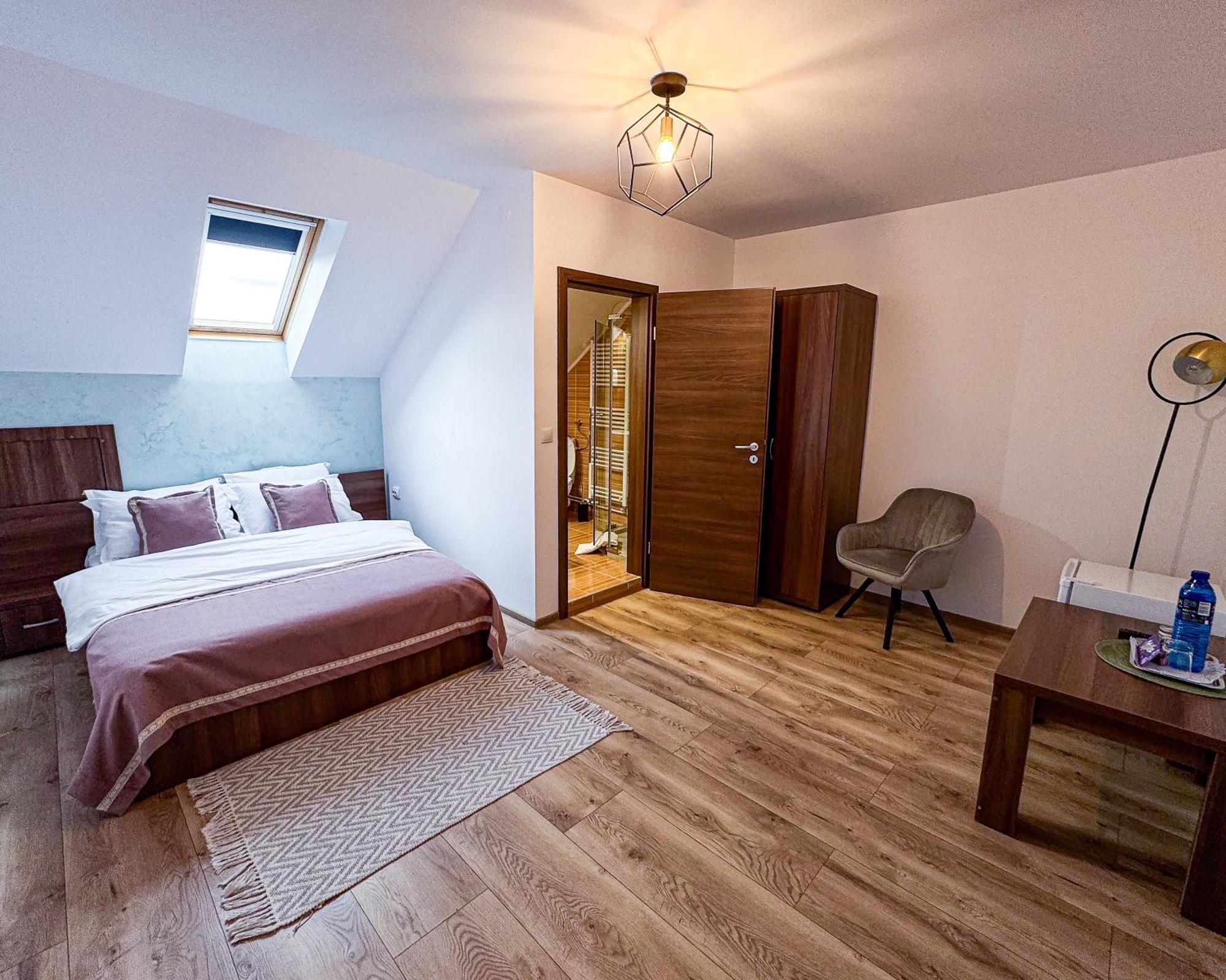 La Coltul Castelului Bran Boutique Hotel Buitenkant foto