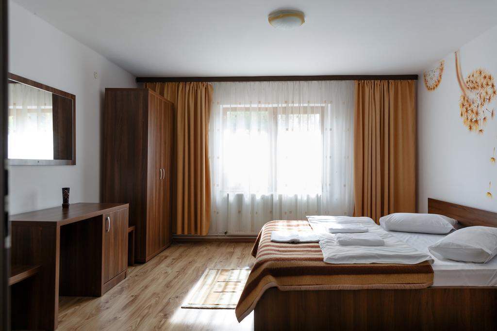La Coltul Castelului Bran Boutique Hotel Buitenkant foto